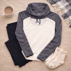 Cuddl Duds Bundle of 2 Cowl Neck Top Layer and‎ White Thermal Base Layer- Medium